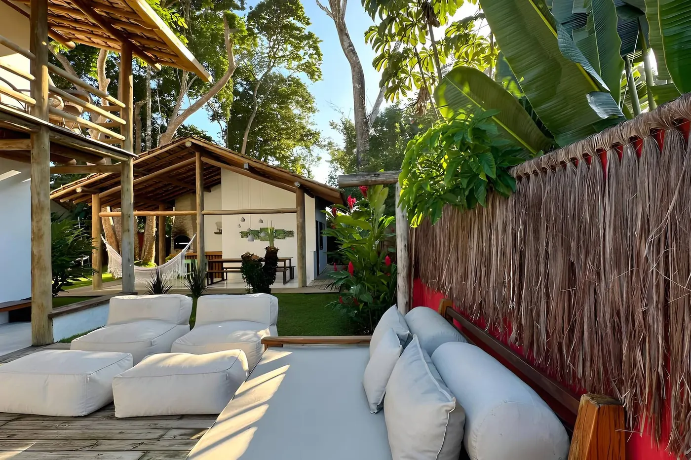 Área de estar da Casa Charme, em Trancoso