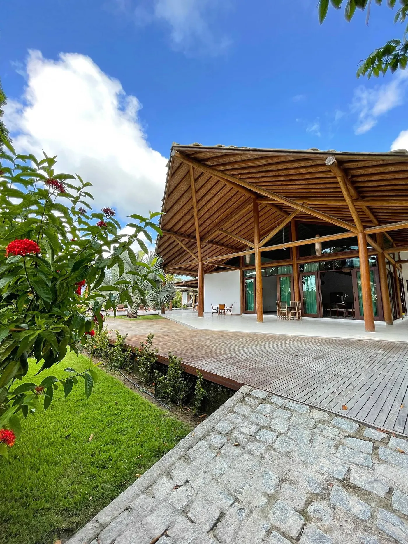 Fachada da Casa Plus, em Trancoso